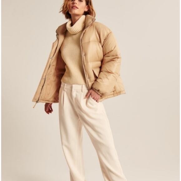 Abercrombie & Fitch - Utility Puffer Jacket in Tan - Picture 4 of 4